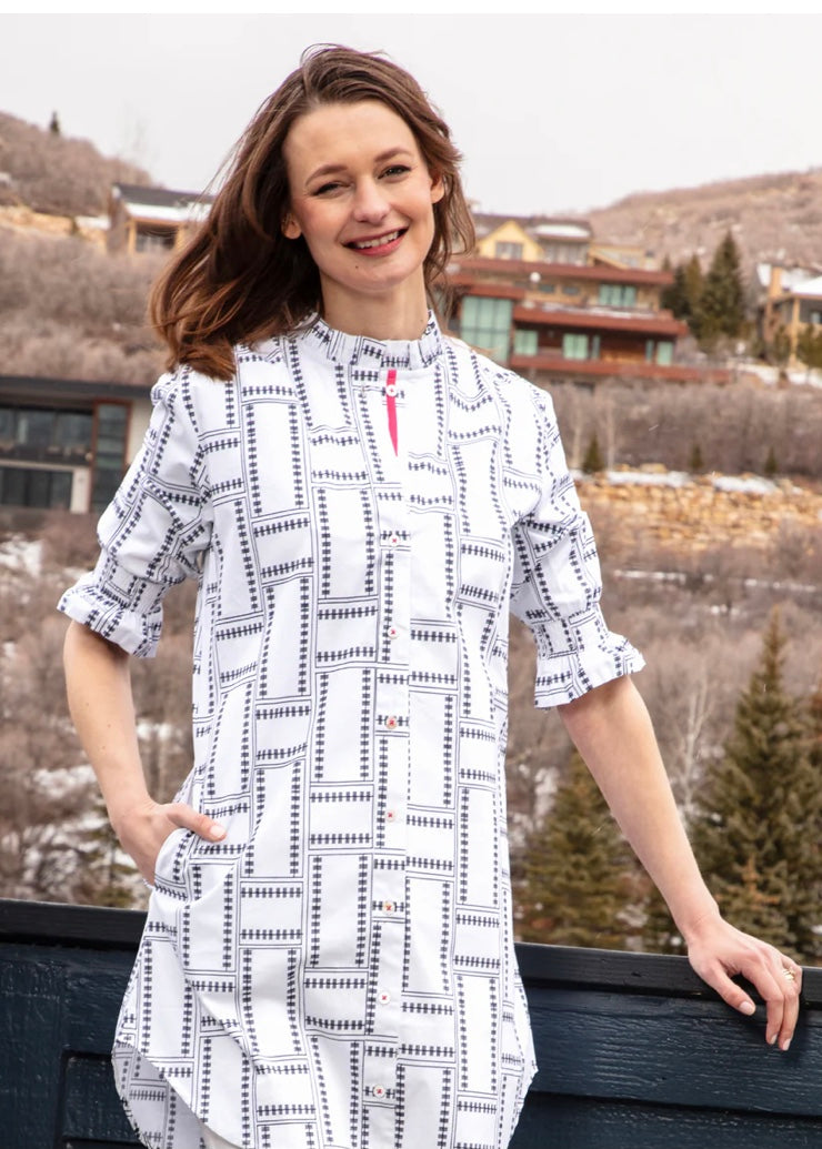 Big Shirt Tunic Dress with Ruffle Collar in Black/White Geo