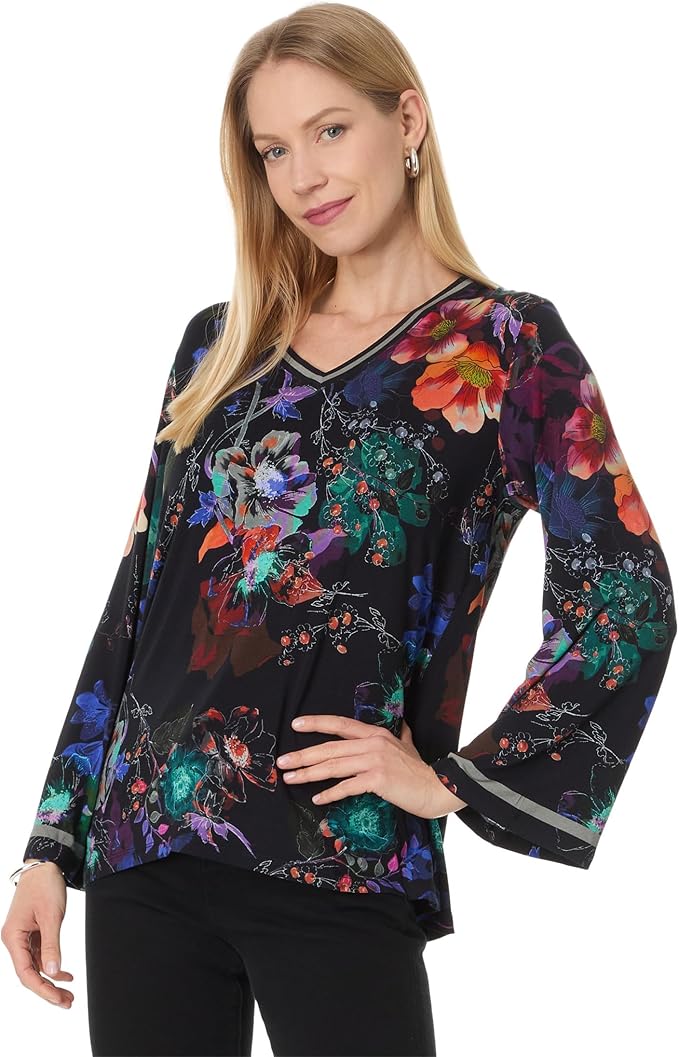 Janie Favorite V-Neck Kimono Sleeve Tee in Midnight by Johnny Was