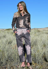 Load image into Gallery viewer, Linen/Cotton Pant in Greek Tiger by Las Surenas
