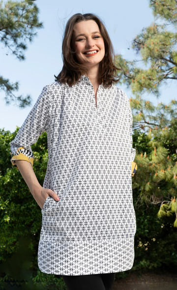 Vail Tunic Black And White Mini Dress by Dizzy Lizzie