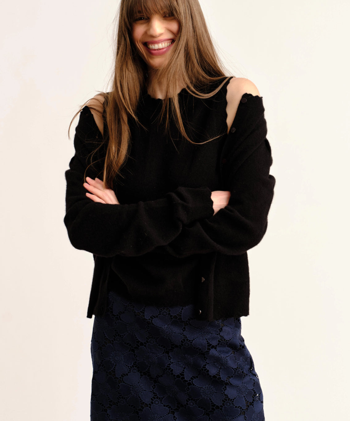 Lucy Long Sleeve Cashmere Sweater in Noir by Cartolina