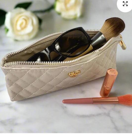 Sleek Stash Pearl Quilted