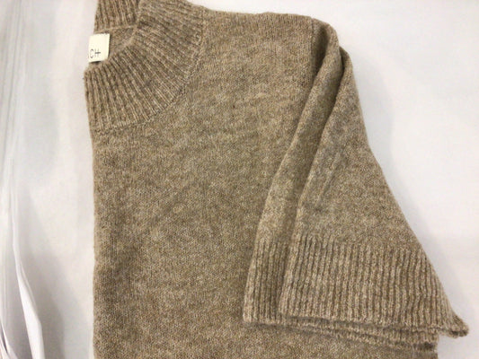 Crew Neck Short Sleeve Sweater in Light Brown by Pinch