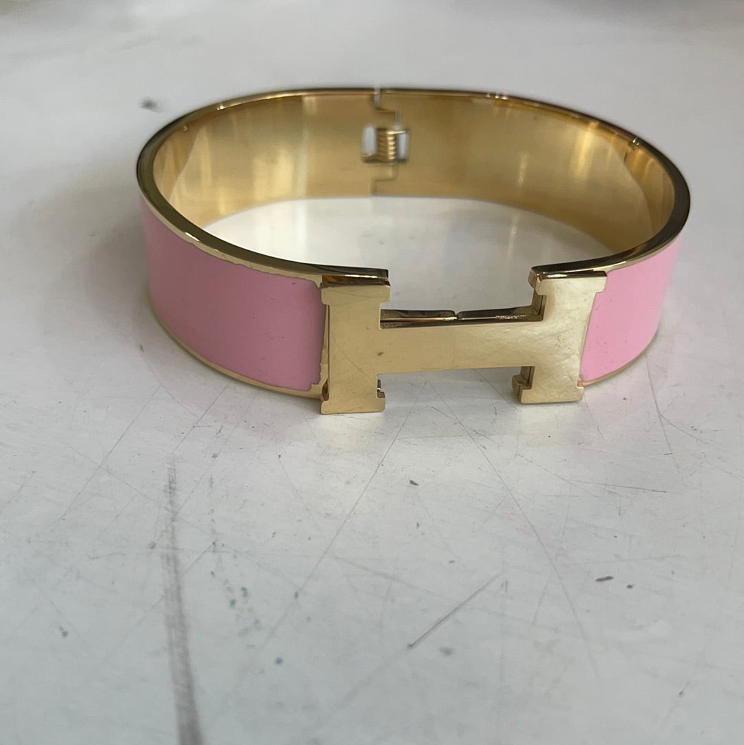 109 Large H bracelet